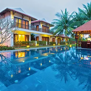 Riverside Bamboo Hotel